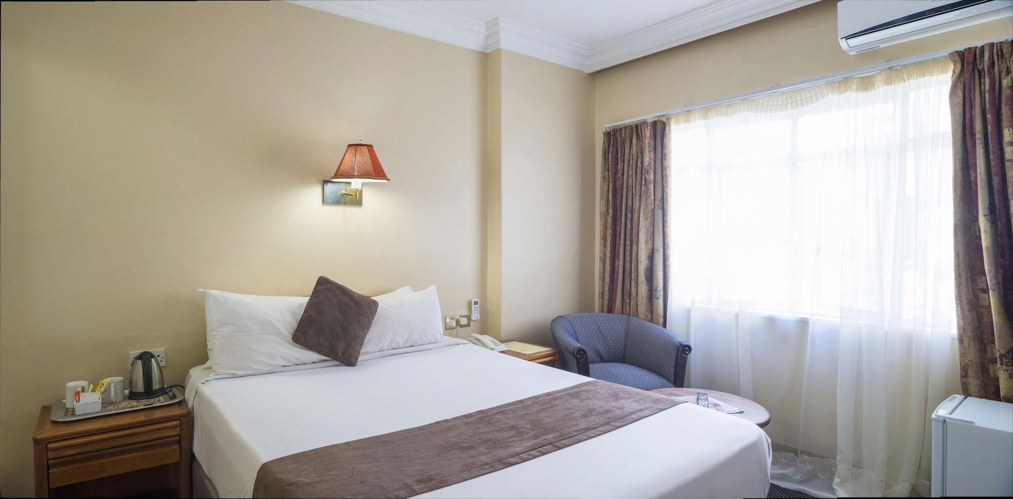 New Ambassador Hotel Harare Exterior foto