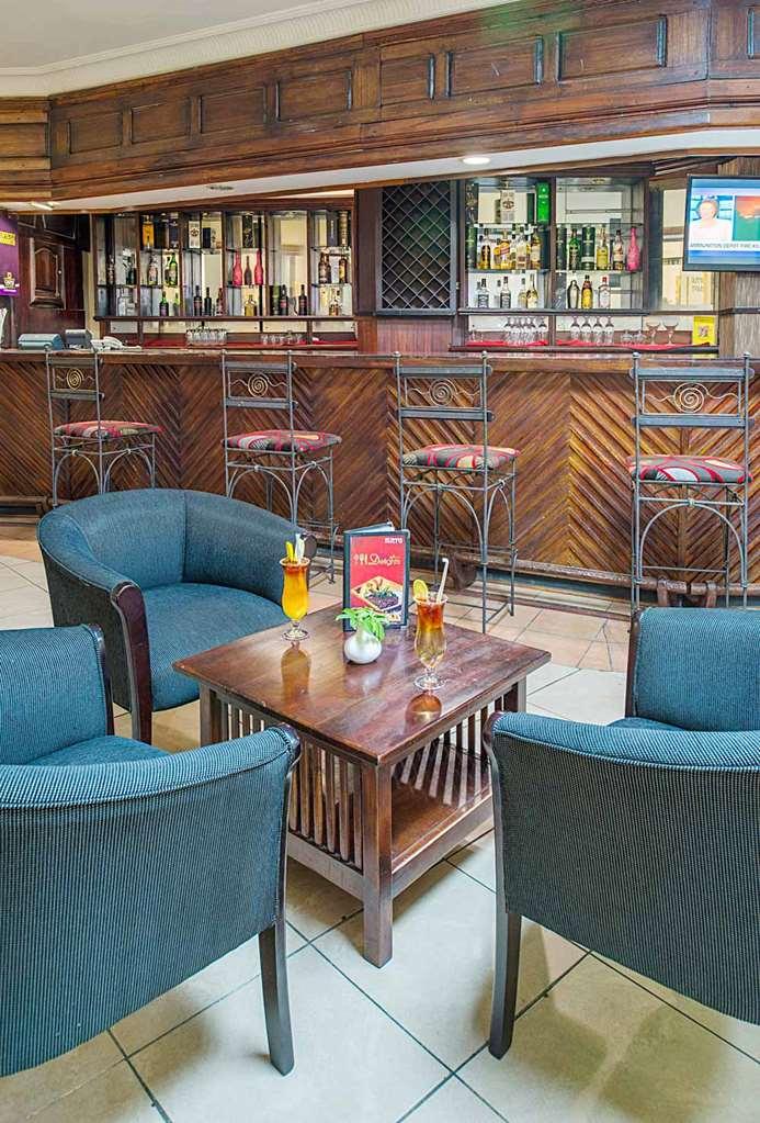 New Ambassador Hotel Harare Restaurante foto